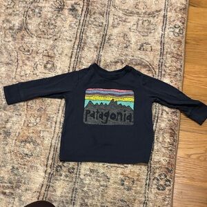 Patagonia 6-12 M Long Sleeve Tee - Navy with Multicolor Design